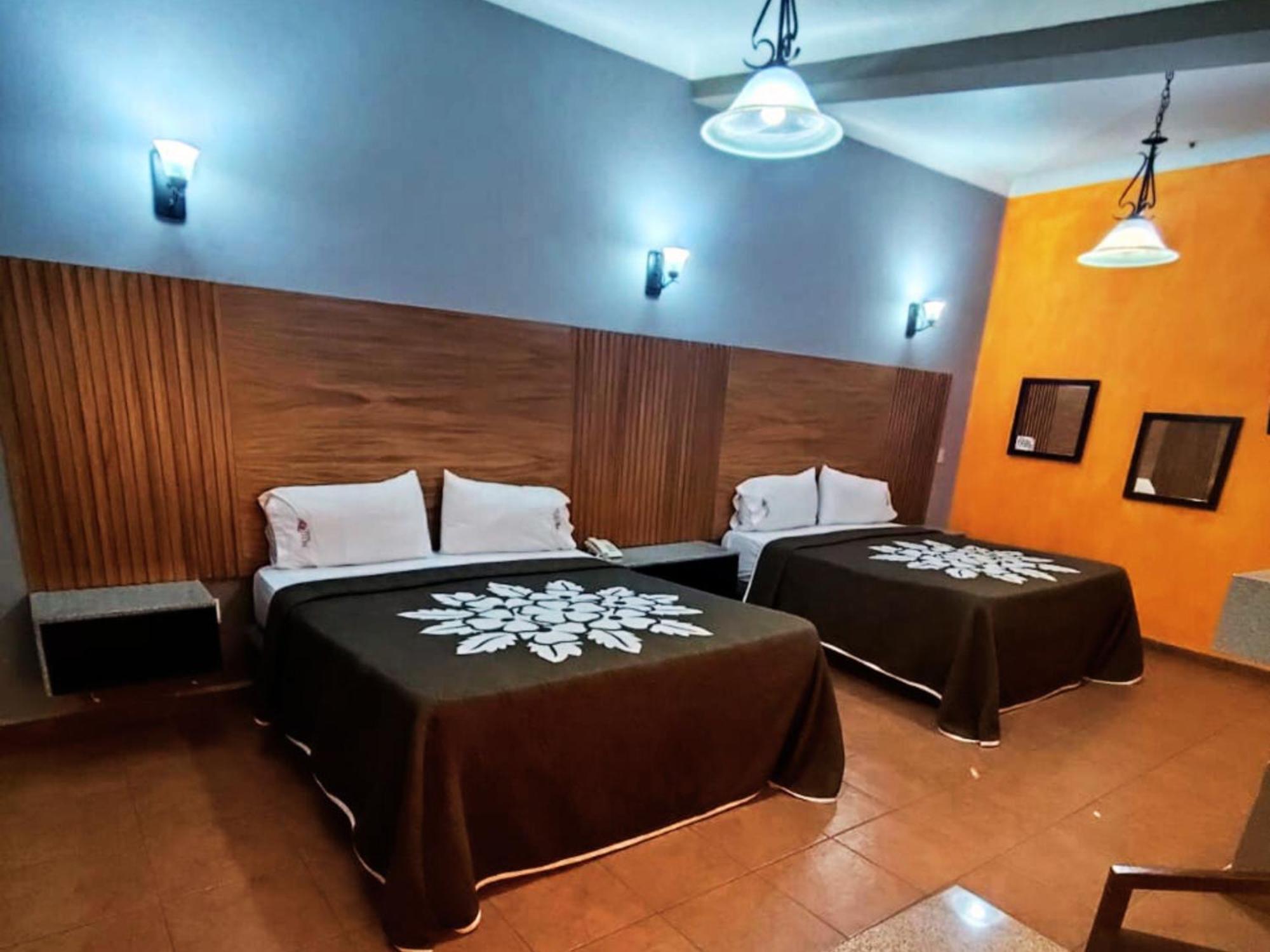 גואדלחארה Hotel Aquiles חדר תמונה