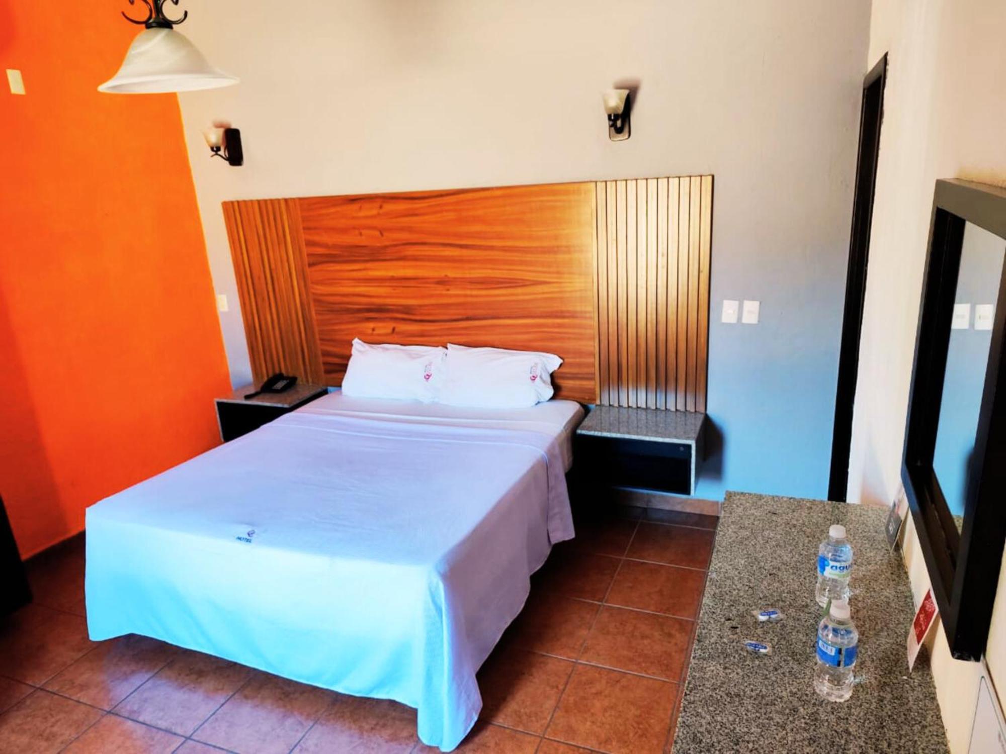 גואדלחארה Hotel Aquiles חדר תמונה