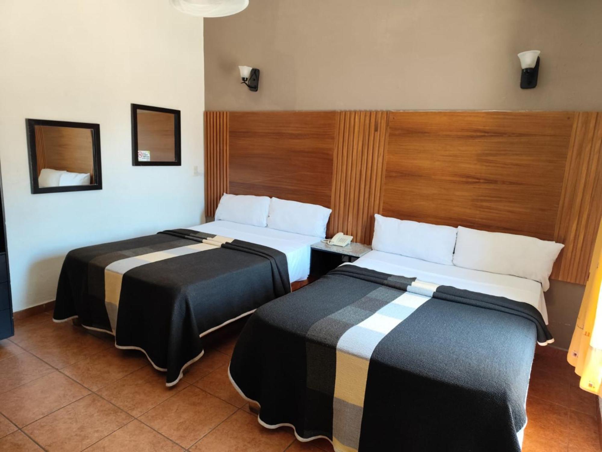 גואדלחארה Hotel Aquiles חדר תמונה