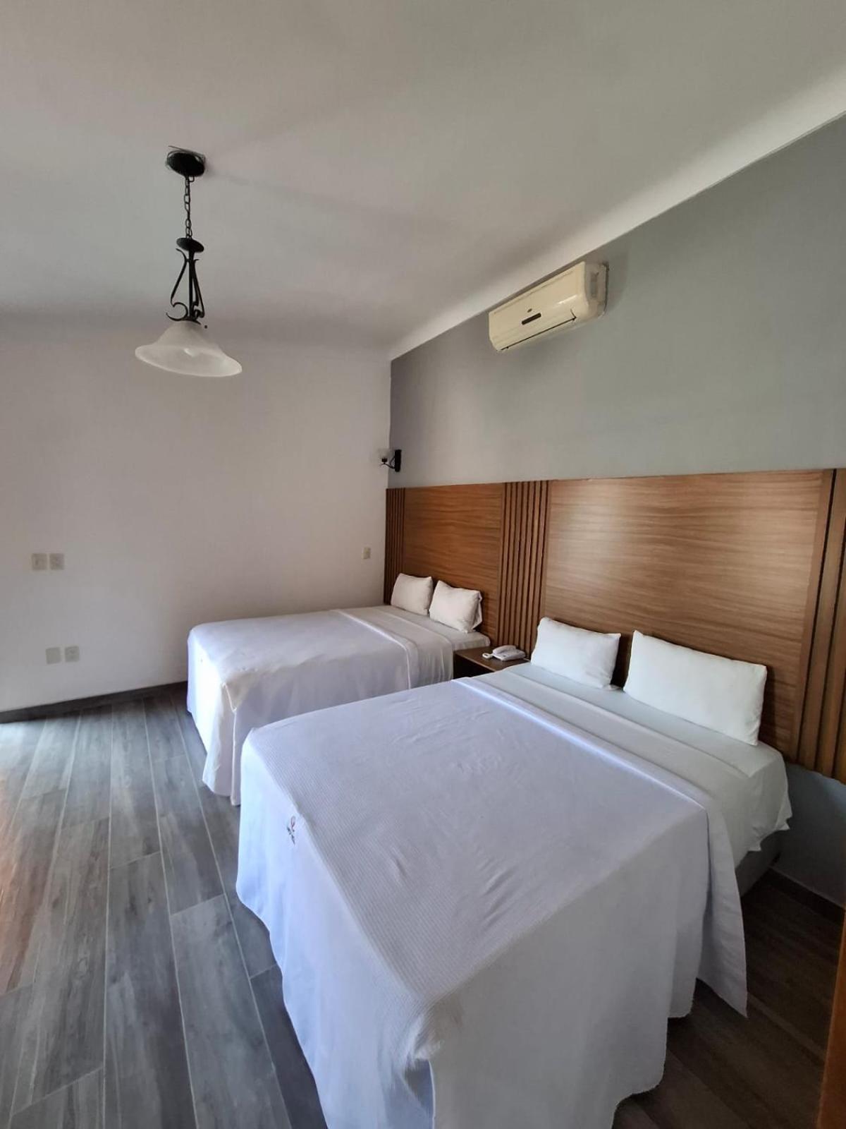 גואדלחארה Hotel Aquiles מראה חיצוני תמונה