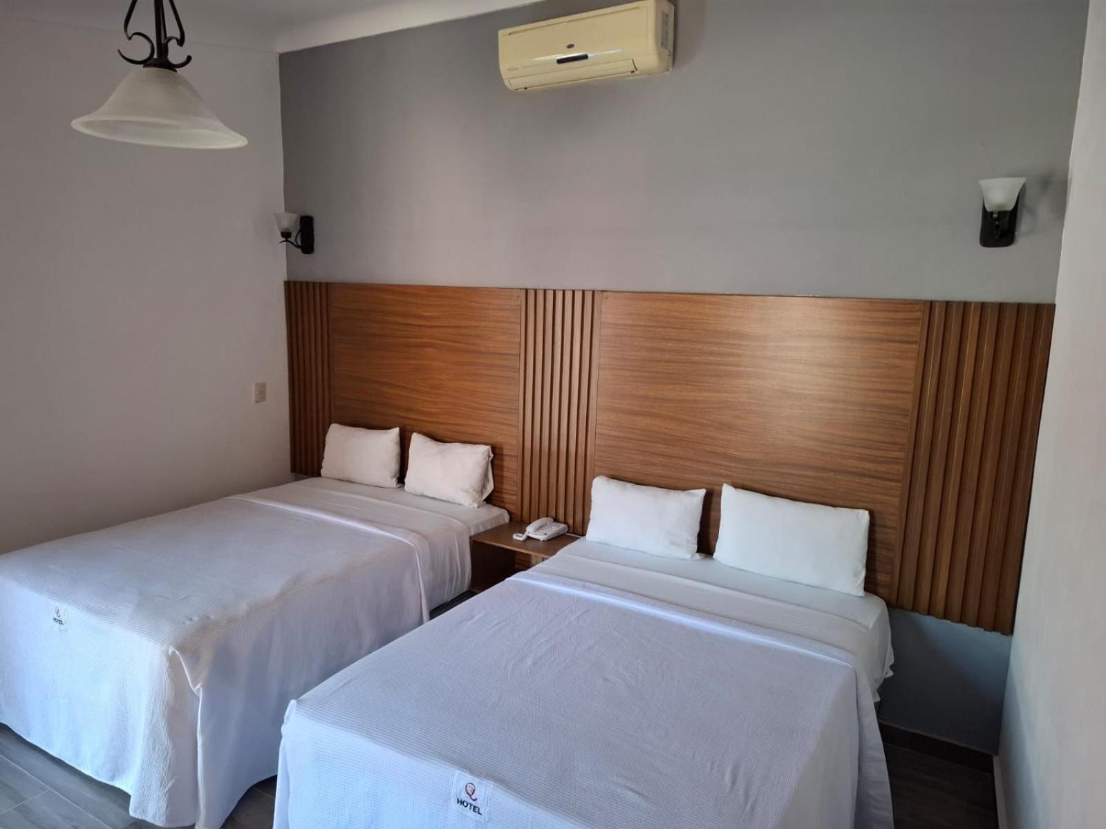 גואדלחארה Hotel Aquiles מראה חיצוני תמונה