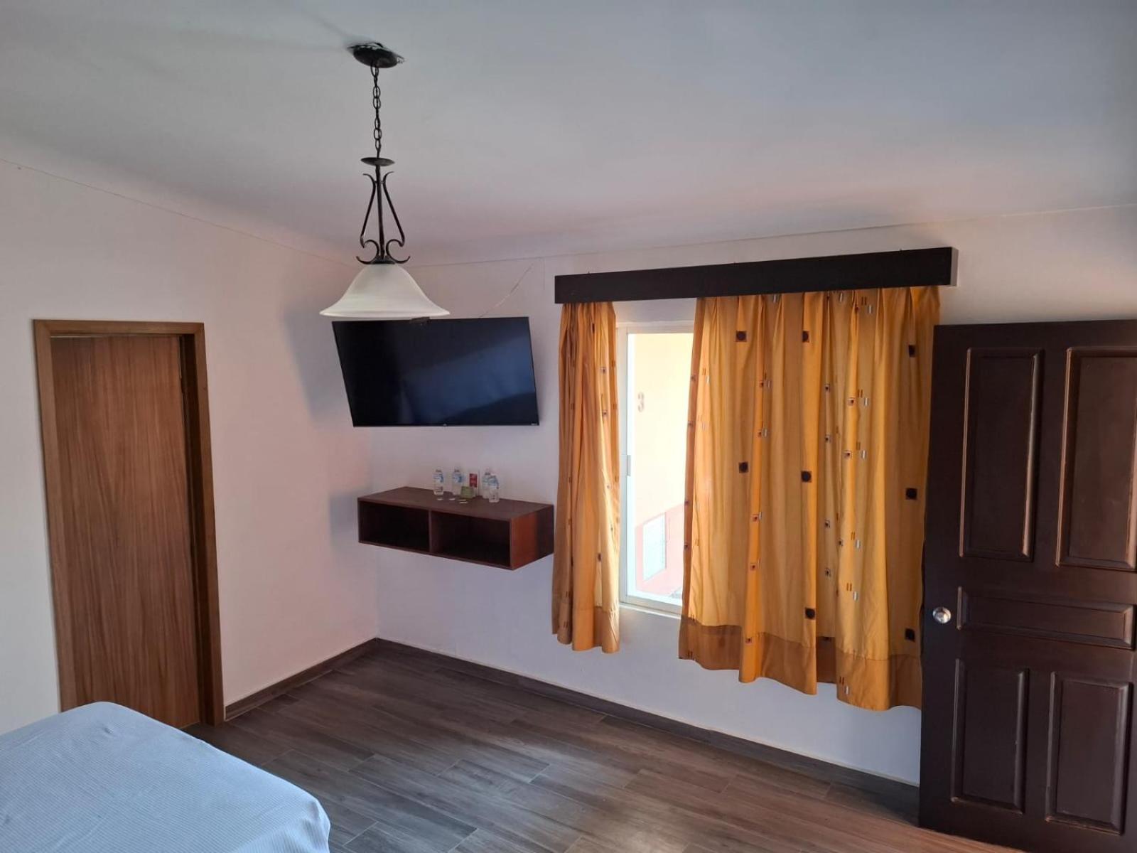 גואדלחארה Hotel Aquiles מראה חיצוני תמונה