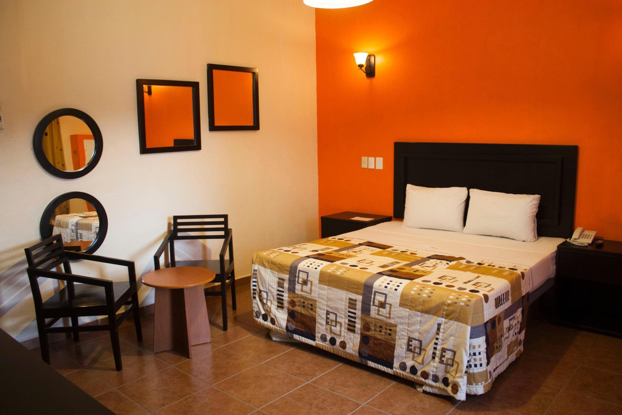 גואדלחארה Hotel Aquiles מראה חיצוני תמונה